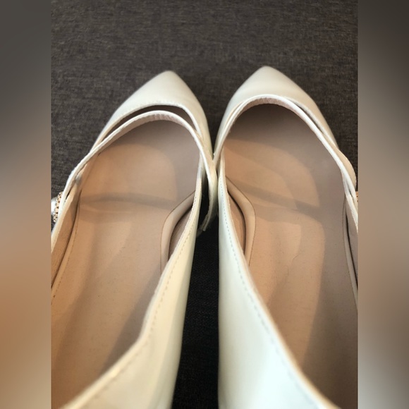 Cream Patent Mary Janes Size 10M - Picture 10 of 12